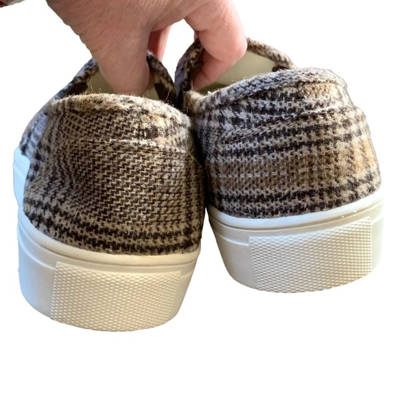 Magellan Outdoors Slip On Plaid Flannel Sneakers Sz 7 - Picture 6 of 9